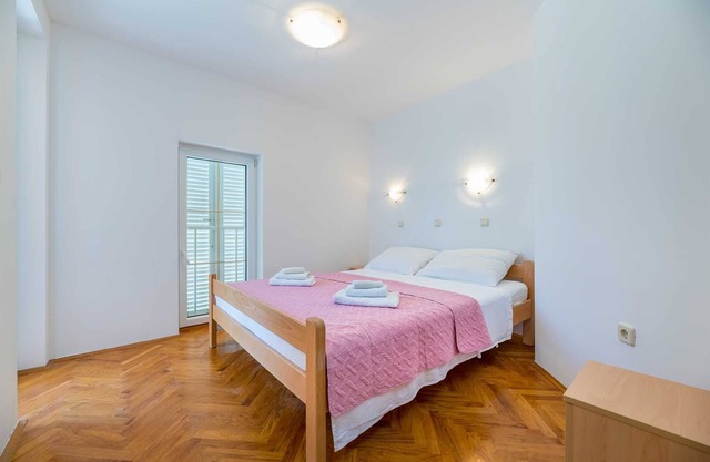 Apartment Melania on second floor with air condition and balcony