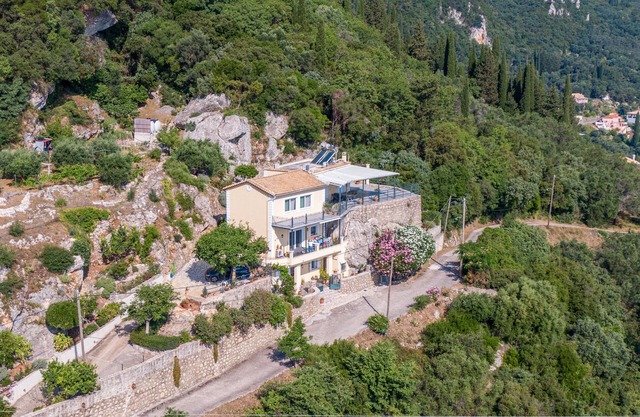 Apartment 'Mountain Retreat' with Sea View, Balcony and Wi-Fi