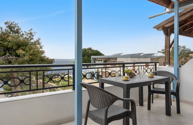 Apartment 'No 5' with sea view, Wi-Fi and air conditioning