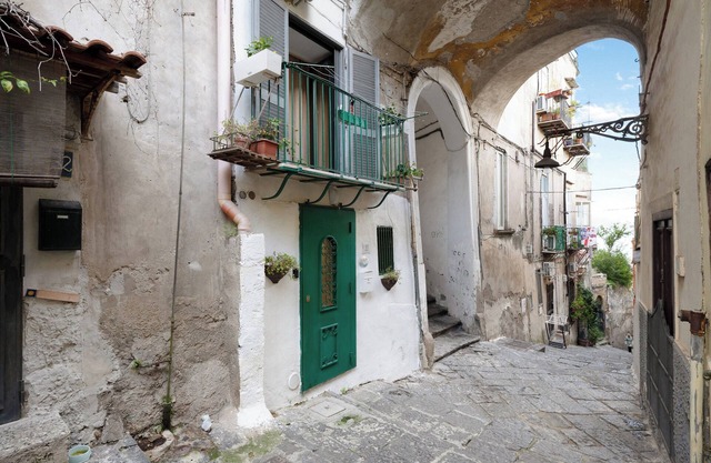 Apartment 'Oasi Del Petraio' with Balcony, Wi-Fi and Air Conditioning