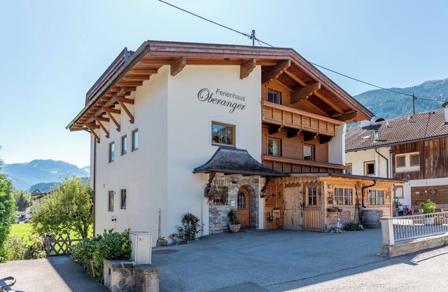 Apartment 'Oberanger' with Mountain View, Shared Garden and Wi-Fi