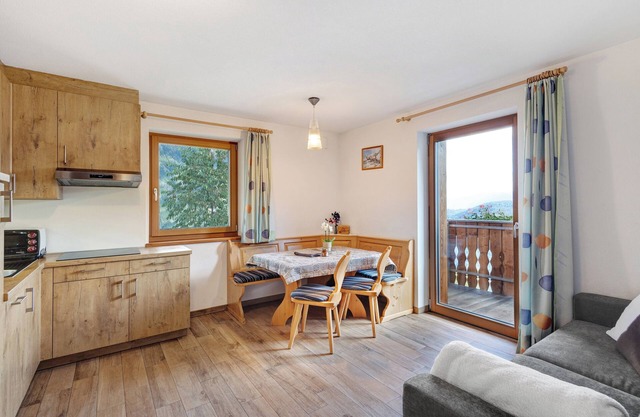 Apartment "Oberhof Lärchenwald" with Mountain View, Balcony & Wi-Fi