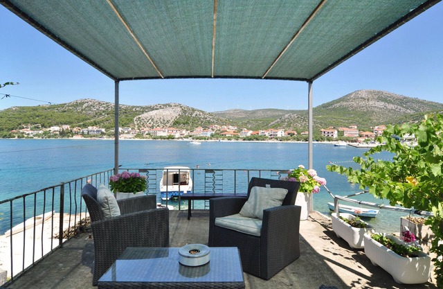 Apartment on the beach Zoranka