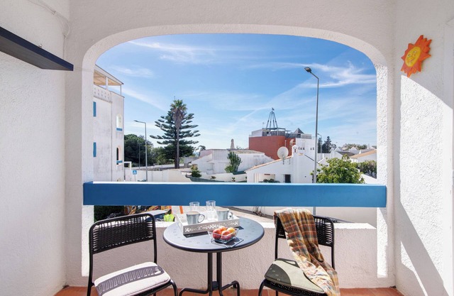 Apartment 'Oura Beach' with Shared Garden, Wi-Fi and Air Conditioning