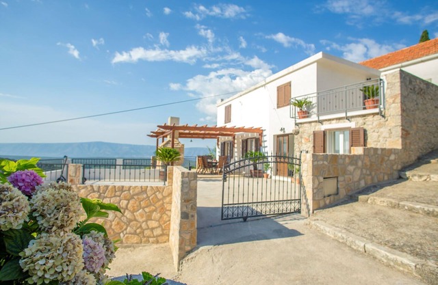 Apartment Peace and quiet (83651-A1) - Jelsa - island Hvar