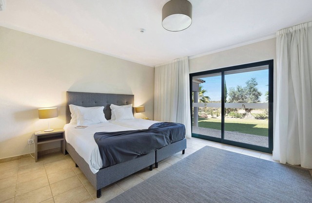 Apartment Pestana Gramacho Residence T1 with Mountain View, Balcony & Wi-Fi