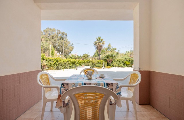 Apartment 'Residence Le Magnolie 2 - Piano T' with Sea View, Wi-Fi and Air Conditioning