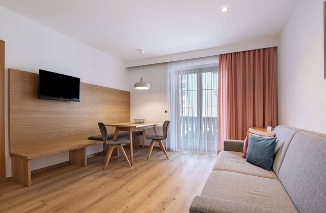 Apartment 'Schnatzhof A2' with Mountain View, Shared Pool and Wi-Fi