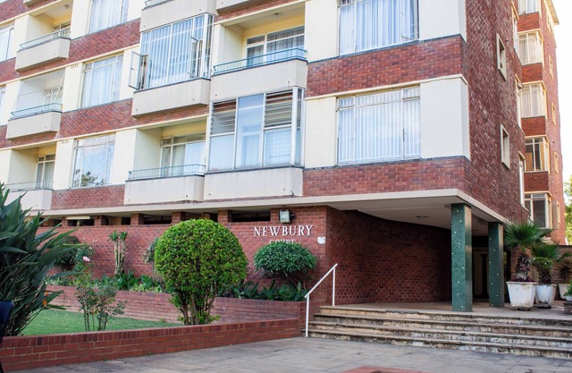 Apartment Sleeps 4, 2 Baths, Free Parking