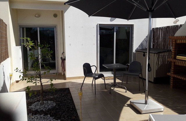 Apartment Studio with garden for 2 in the village of Santa Luzia