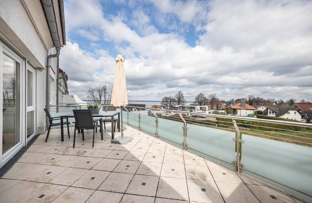 Apartment "Studio" with direct Lake View, Balcony & Wi-Fi