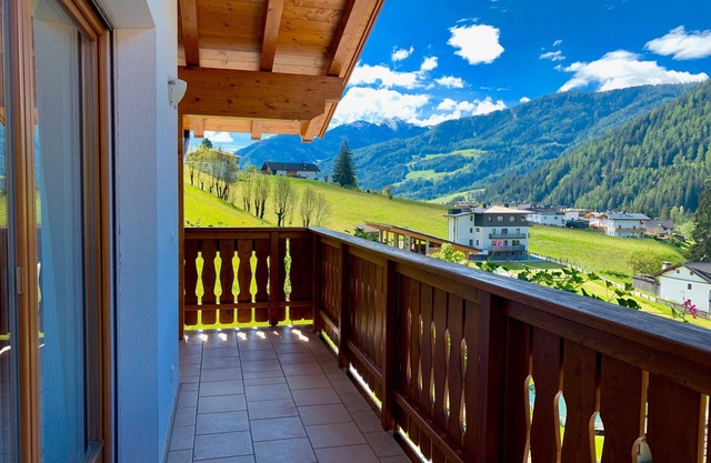 Apartment 'Sunny' with Mountain View, Shared Pool and Wi-Fi