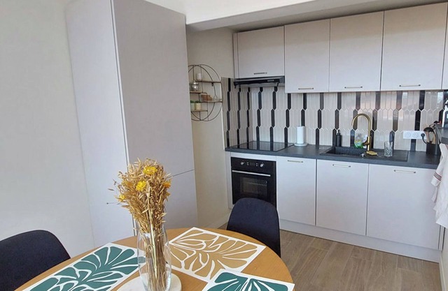 Apartment T3 Marseille 8th. Renovated and fully equipped.