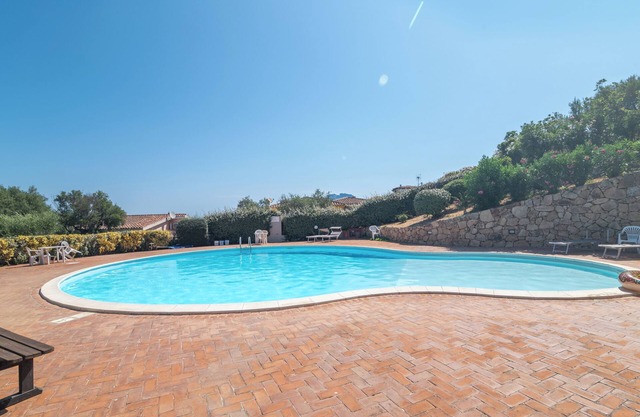 Apartment 'Tavolara Porto San Paolo E2' with Sea View, Shared Pool and Air Conditioning