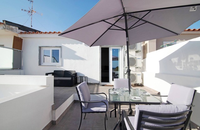 Apartment "Telmus Villa 1 Andar" with Sea View, Private Terrace & Wi-Fi
