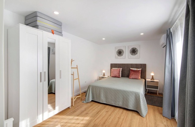 Apartment "Telmus Villa Rc D" with Shared Terrace & Wi-Fi
