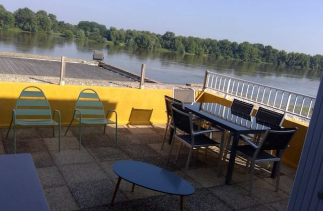 Apartment terrace Loire view