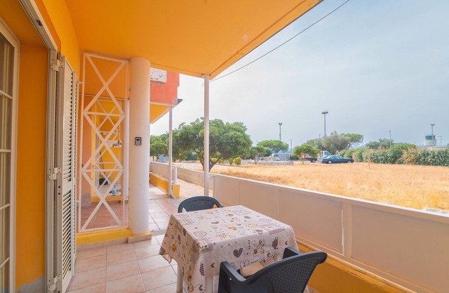 Apartment 'The Lion's Head' with Private Terrace, Wi-Fi and Air Conditioning