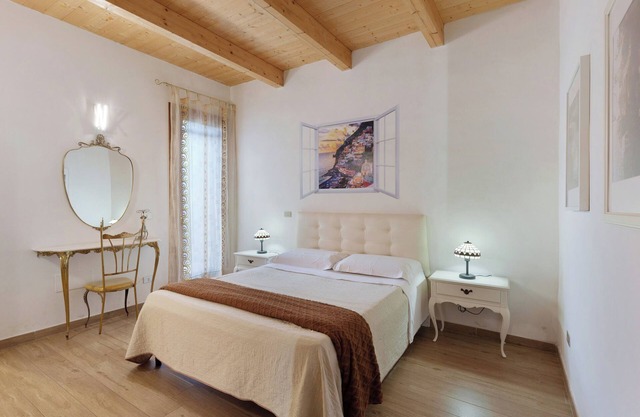 Apartment 'The Main Street' with Mountain View, Shared Garden and Wi-Fi