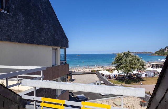 Apartment 'Ty Fox By Madame Est Servie' with Sea View and Balcony