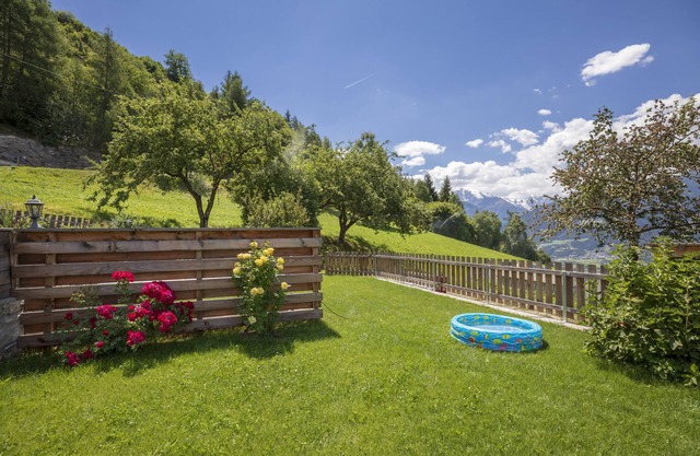 Apartment 'Vernalhof Apt Sunnaseit' with Mountain View, Shared Terrace and Wi-Fi