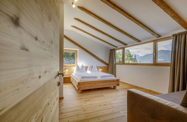 Apartment 'Vernalhof Apt Panorama' with Mountain View, Shared Terrace and Wi-Fi