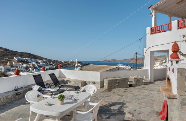 Apartment 'Villa Christina Kythnos' with Sea View, Wi-Fi and Air Conditioning
