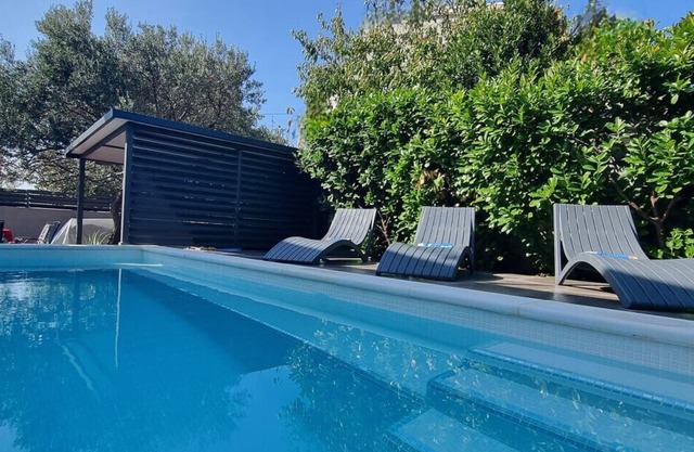 Apartment Viva - three bedroom apartment with a swimming pool