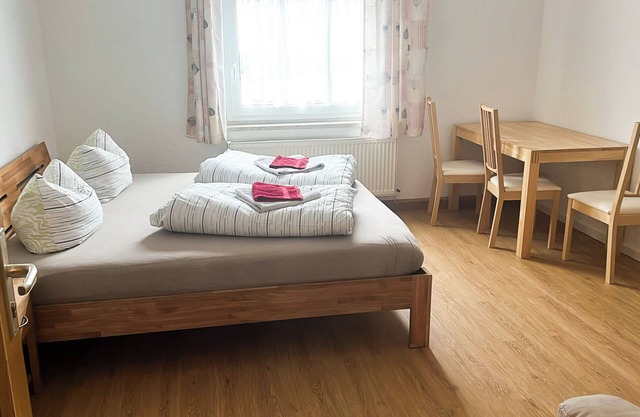 Apartment with 3 sleeping rooms, 3 bathrooms, kitchen, wifi, netflix, second fl.