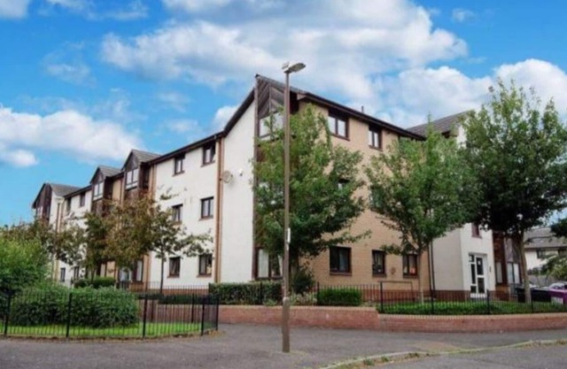 Apartment with Free parking & WI-FI in a Good and quite Location.