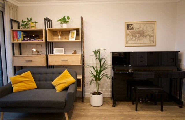 Apartment with desk and parking