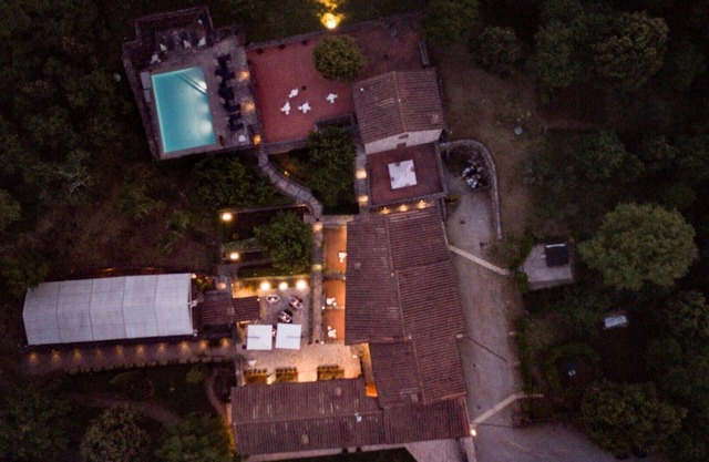 Apartment with private pool, WIFI, A/C, hot tub, sauna, TV, patio, panoramic view, close to Siena