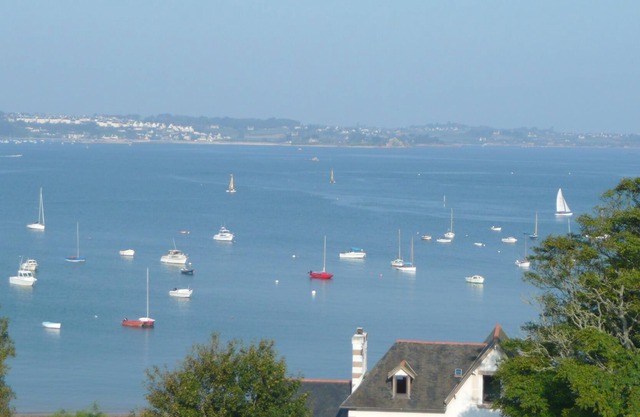 apartment with panoramic sea views from all rooms