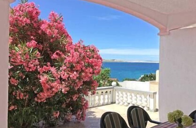 apartment with seaview, private parking and free WiFi