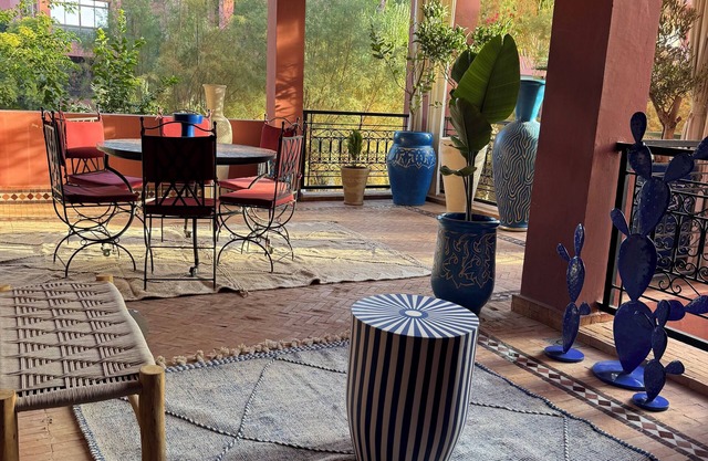 Apartment with swimming pool and stove just for you! Near town center