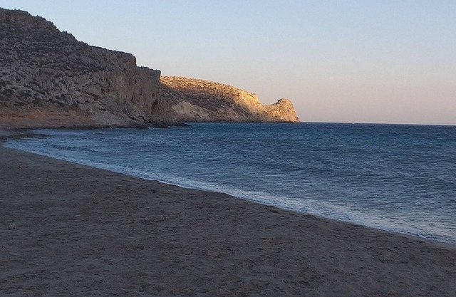 Apartment with swimming pool and beaches 8 mns away