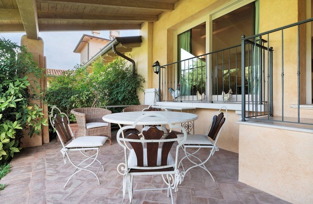Apartment 'Zaffiro' with Shared Pool, Wi-Fi and Air Conditioning