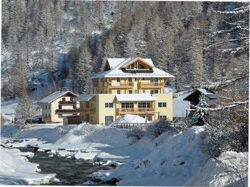 Apartment Zwieselstein near Ski Slopes