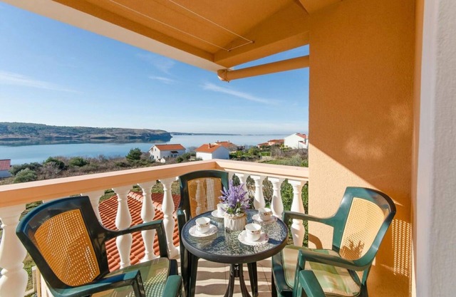 Apartments Adriatic (10725-A3) - Rtina