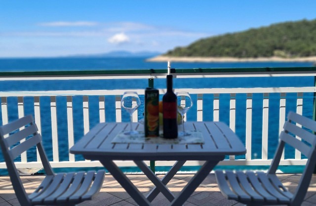 Apartments Ana i Ante (95131-A2) - Milna - island Hvar