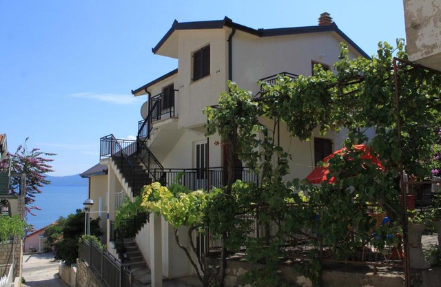 Apartments by the sea Podaca, Makarska - 6902