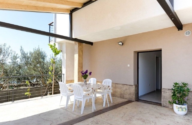 Apartments Edi (105881-A4) - Rtina