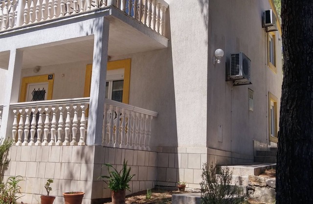 Apartments Elena (44331-A1) - Rukavac