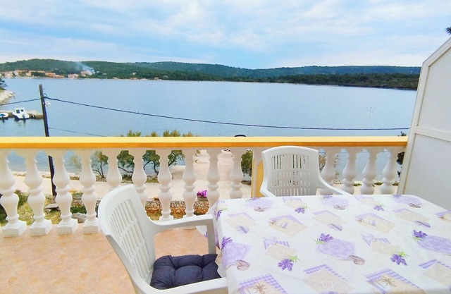 Apartments Grbac Veli Rat-Seaside (10454-A3) - Veli Rat (Dugi otok)