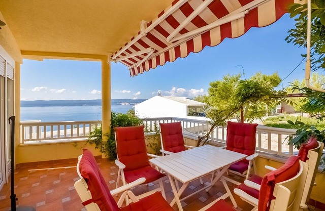 Apartments Gordana (30381-A1) - Lokva Rogoznica