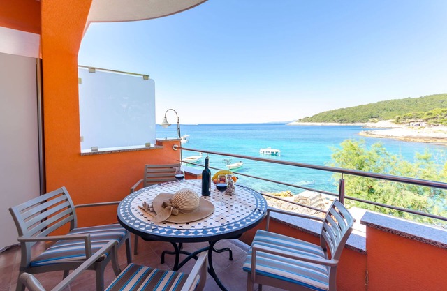 Apartments Juka (119551-A2) - Milna - island Hvar