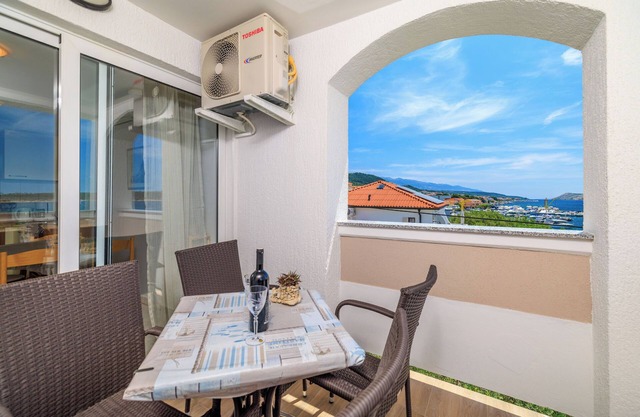 Apartments Marijana (86991-A2) - Banjol - island Rab