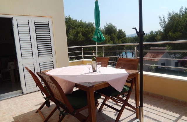 Apartments Mimose - Two Bedroom Apartment with Terrace and Sea View (Lile)