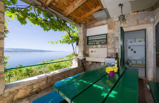 Apartments Nada (97951-A1) - Bol - island Brac