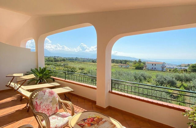 Apartments on a spacious estate with dream views (M)